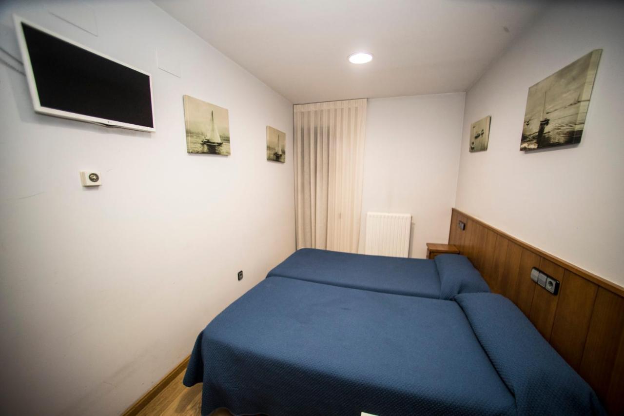 Hostal Caballeros Сория Екстериор снимка