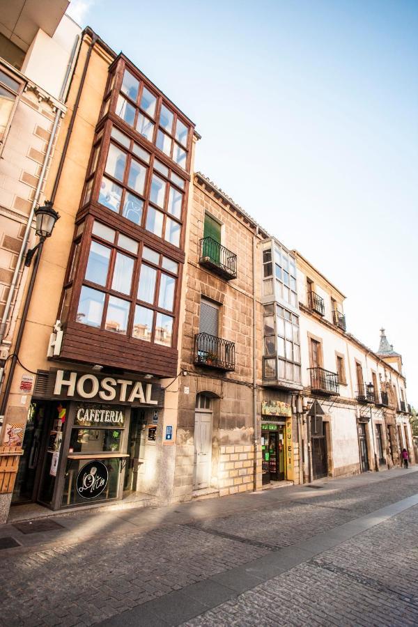 Hostal Caballeros Сория Екстериор снимка