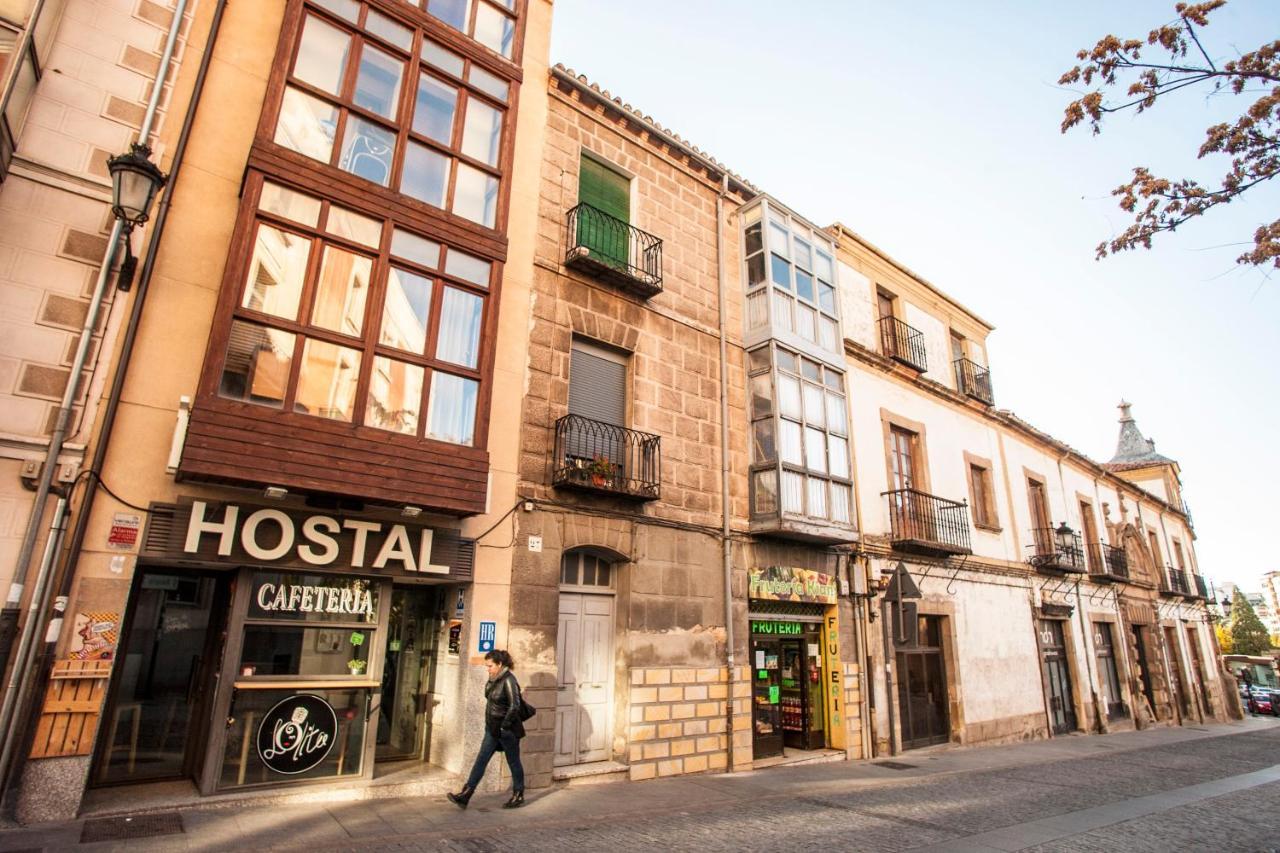 Hostal Caballeros Сория Екстериор снимка