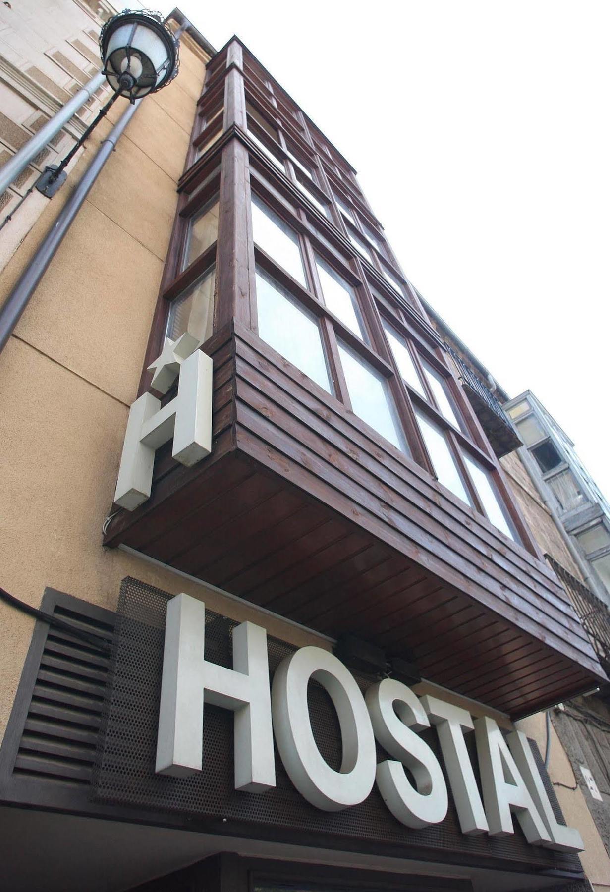 Hostal Caballeros Сория Екстериор снимка