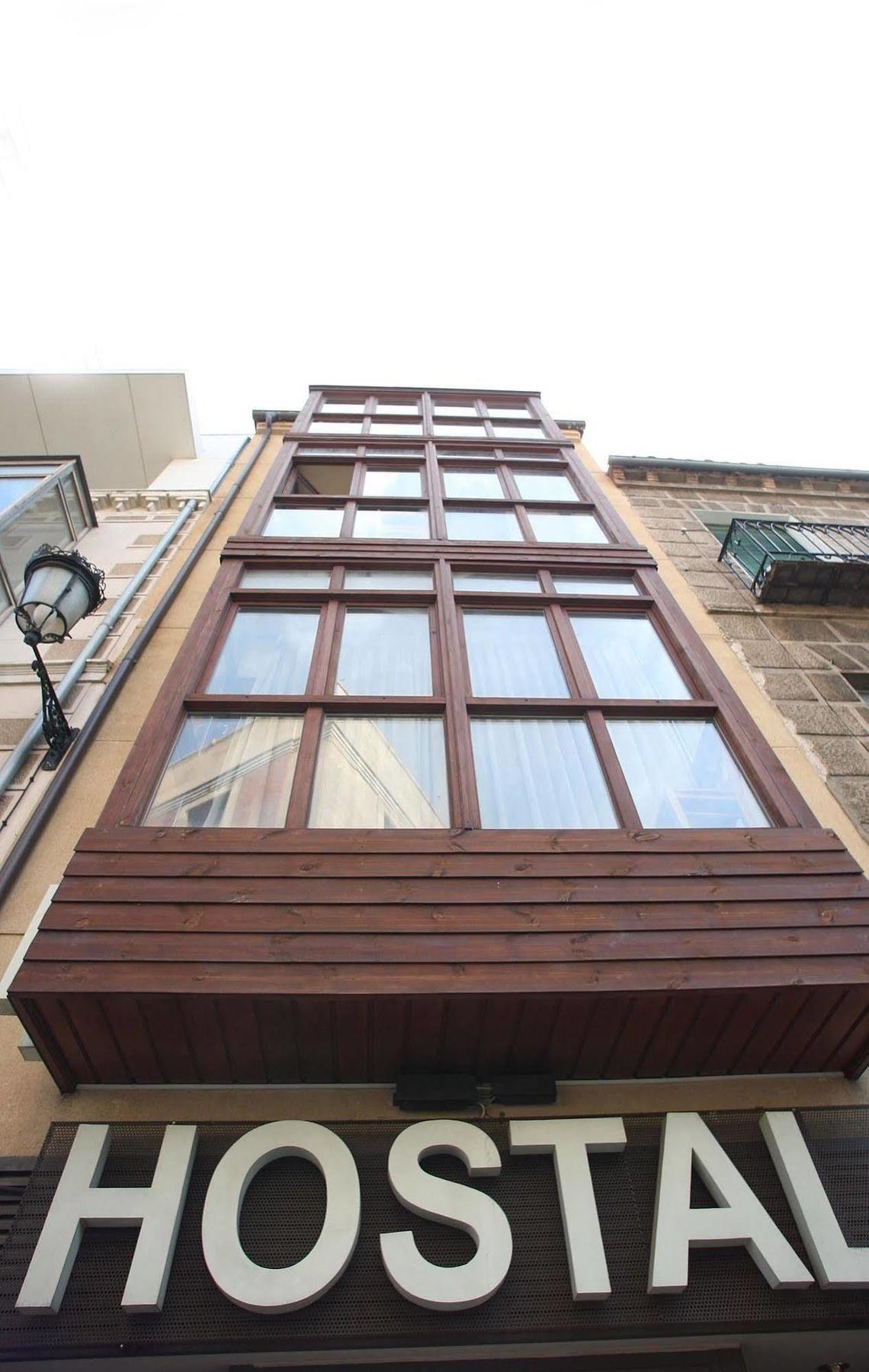 Hostal Caballeros Сория Екстериор снимка