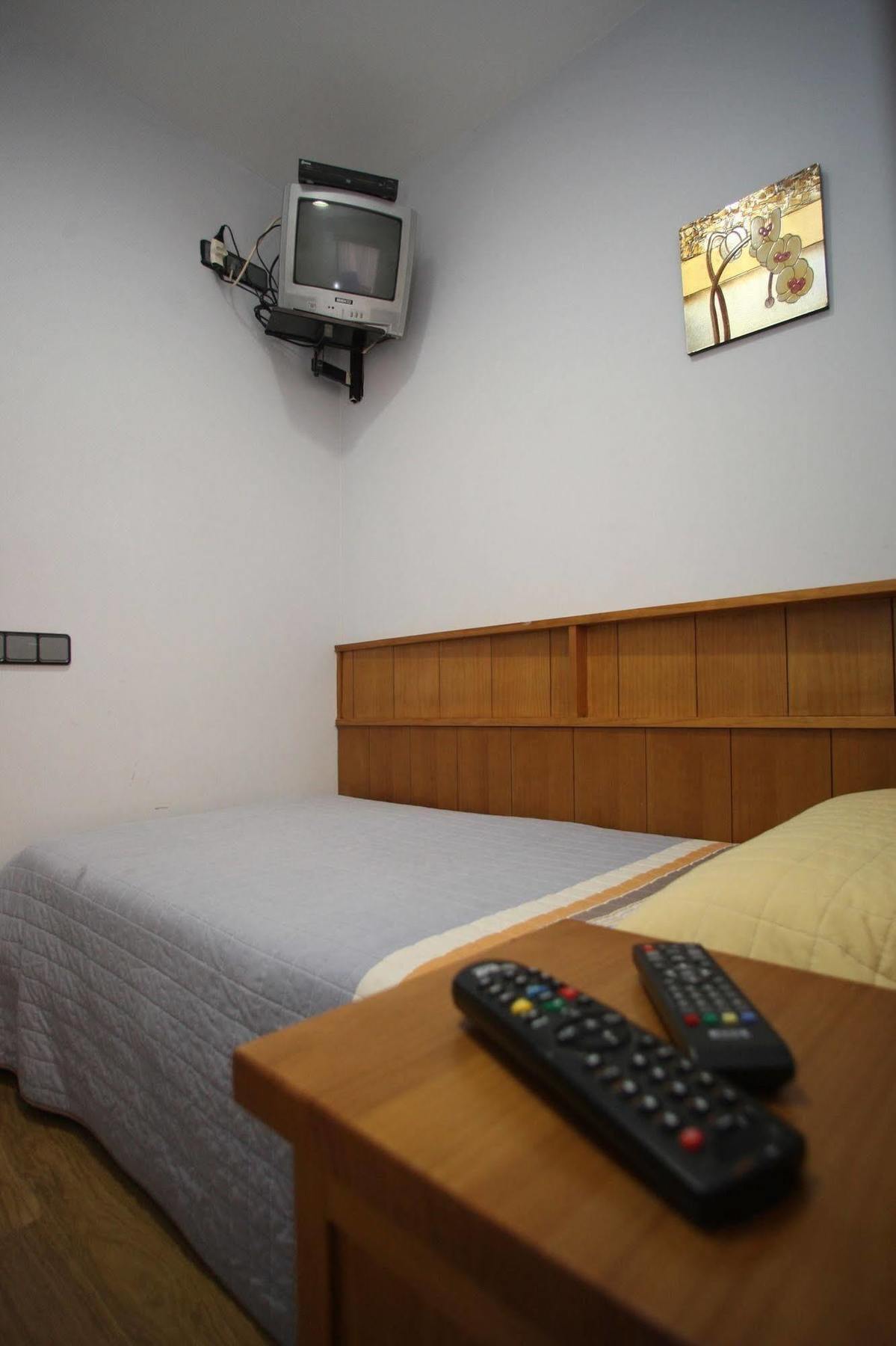 Hostal Caballeros Сория Екстериор снимка