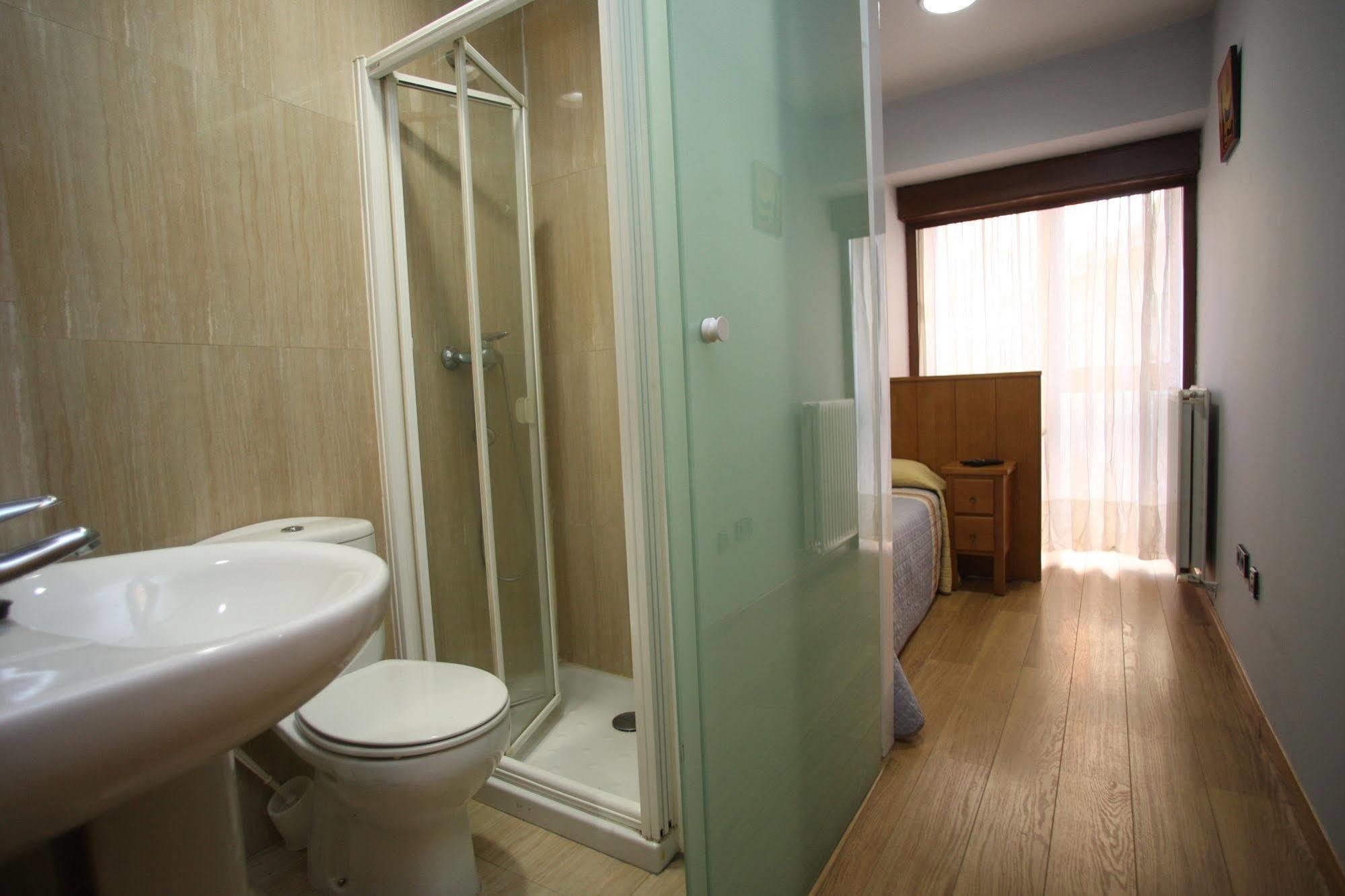 Hostal Caballeros Сория Екстериор снимка