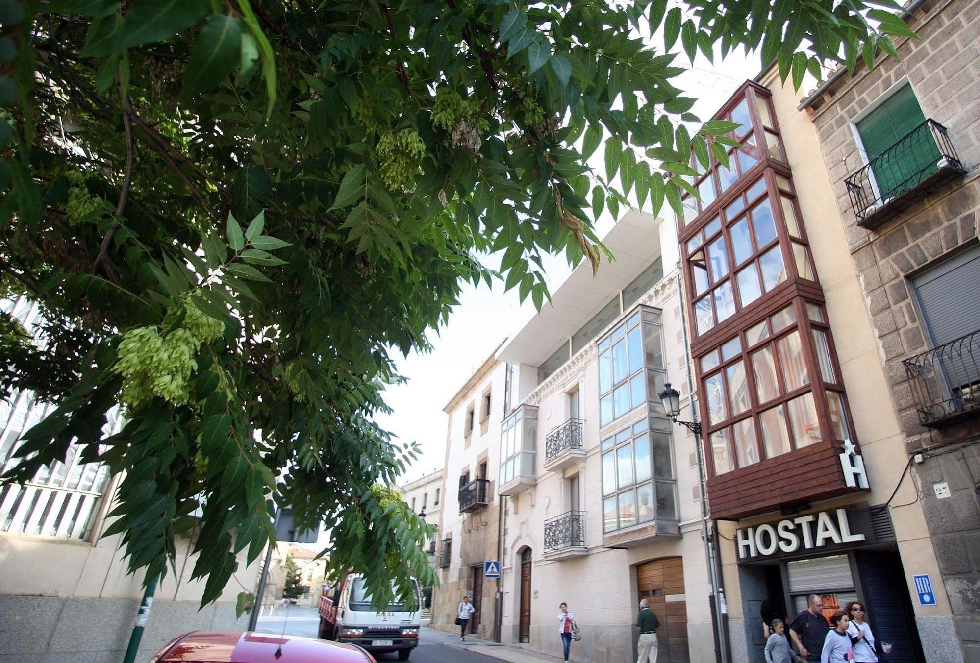 Hostal Caballeros Сория Екстериор снимка